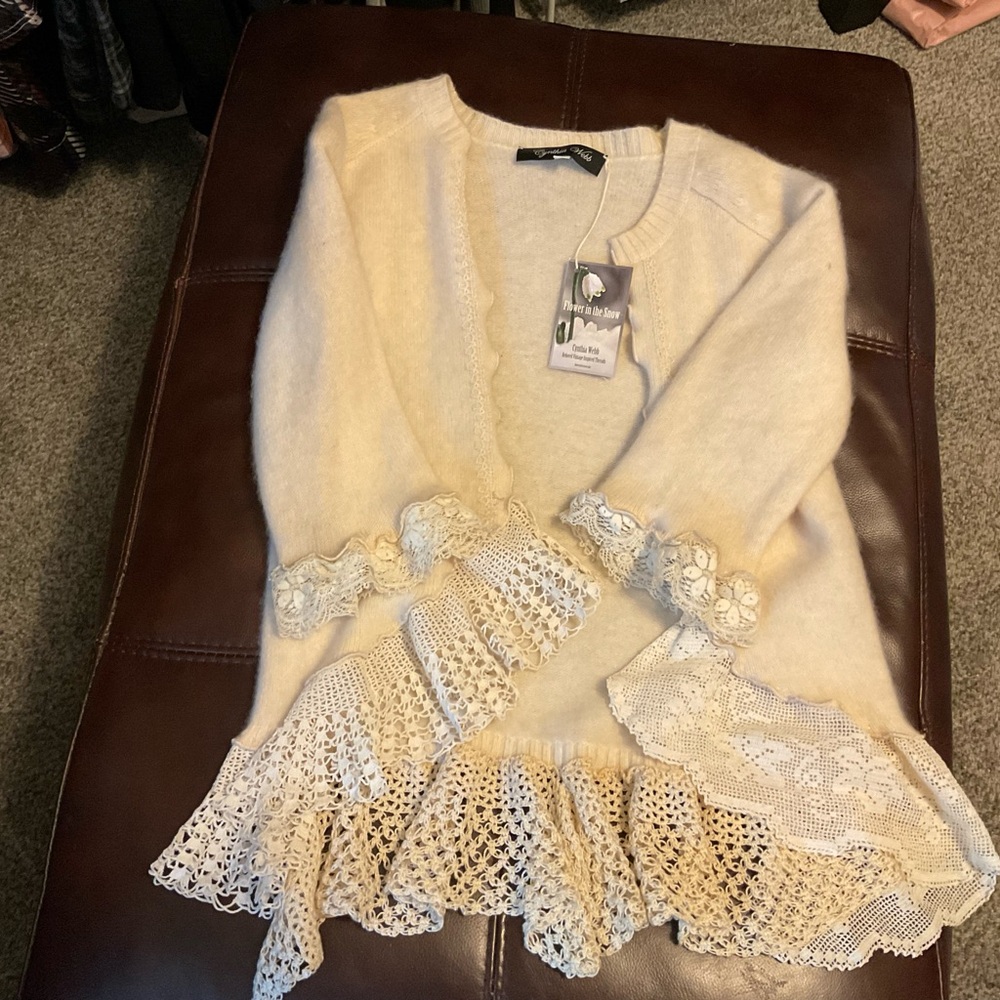 Cashmere Cream Cardigan with Lace Ruffle Trim